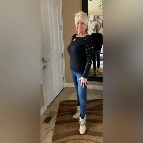 LN MK PULLOVER SWEATER W/GOLD STUDS ON SLEEVES. PERFECT CLOSET STAPLE. - Picture 3 of 10